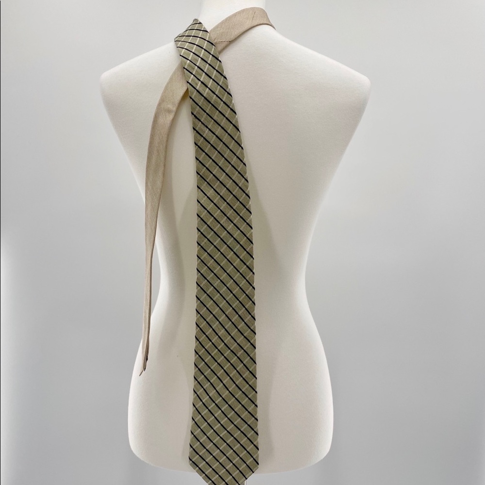Tommy Hilfiger 100% Silk Tie